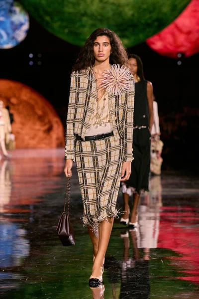 Look 39